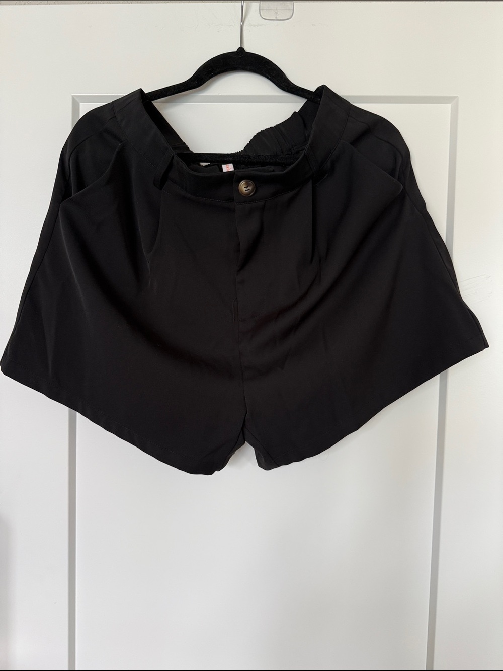Black High-Waist Loose Shorts